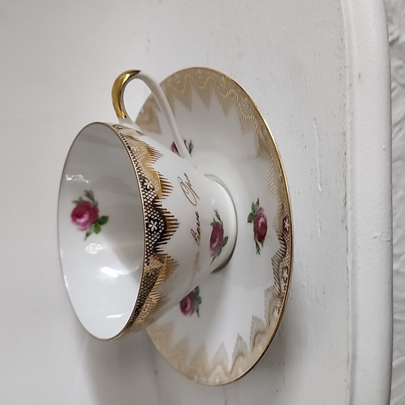 Beautiful vintage Bavaria Teacup and Saucer excellent vintage condition - Picture 4 of 6